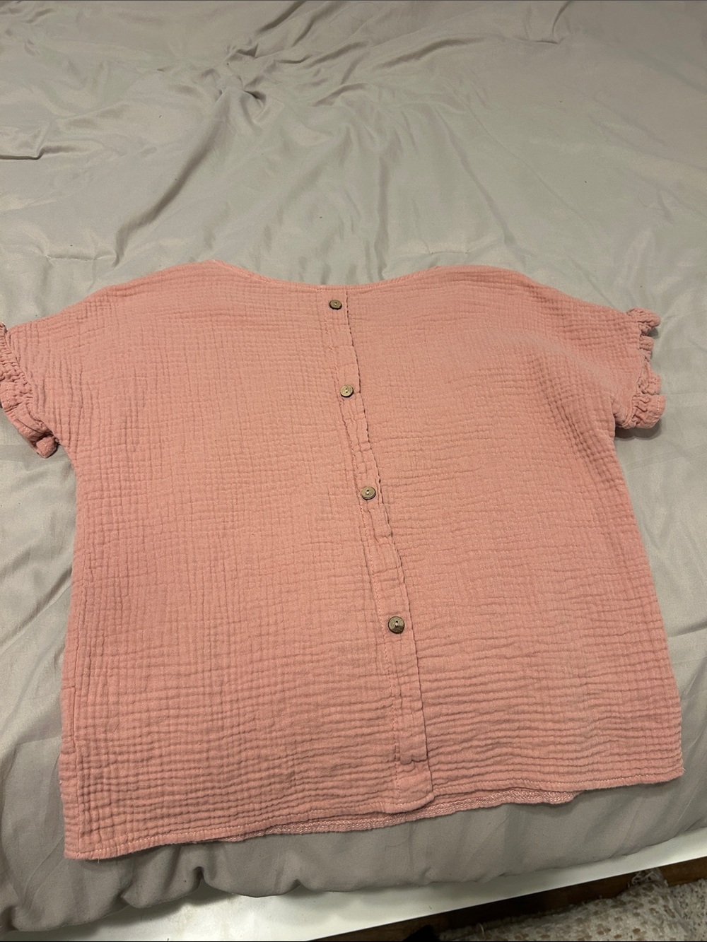 Women’s Washed Pink Textured Ruffle Sleeve Top - Picture 4 of 6